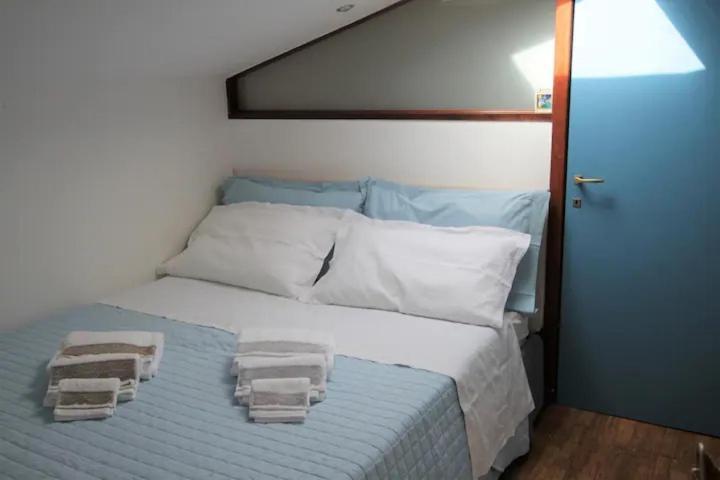 Accogliente Mansarda Nel Cuore Dell Antica Livorno Apartment Exterior photo